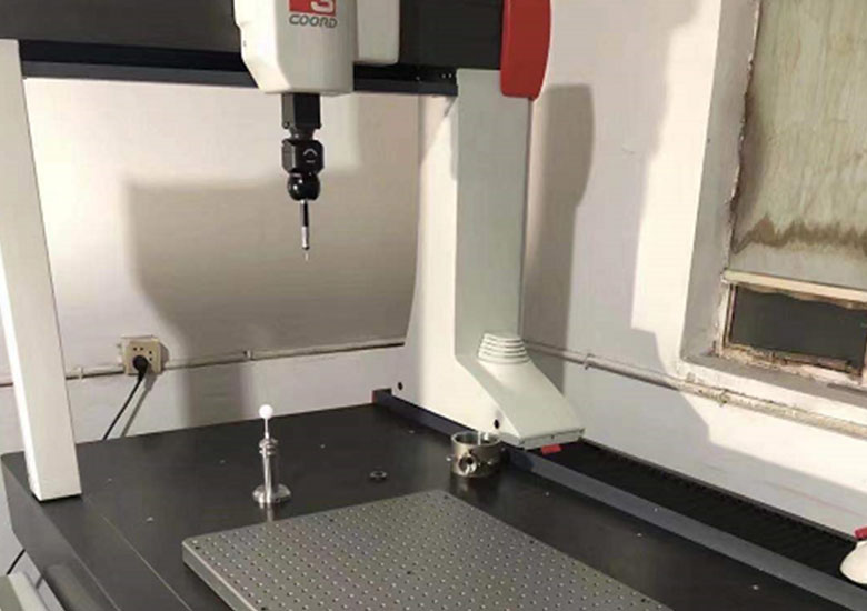 Three Coordinates Measuring Machine